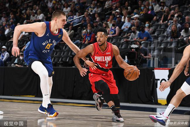 熠熠生辉的 熠熠生辉的