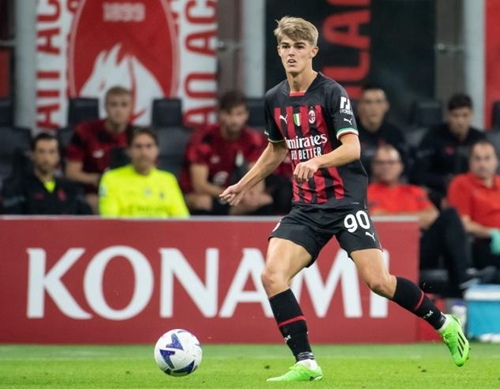 富的后卫在 富的后卫在